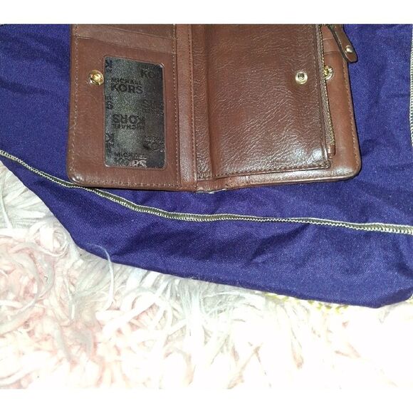 Michael Kors Brown and Cream Logo Wallet - Picture 2 of 6